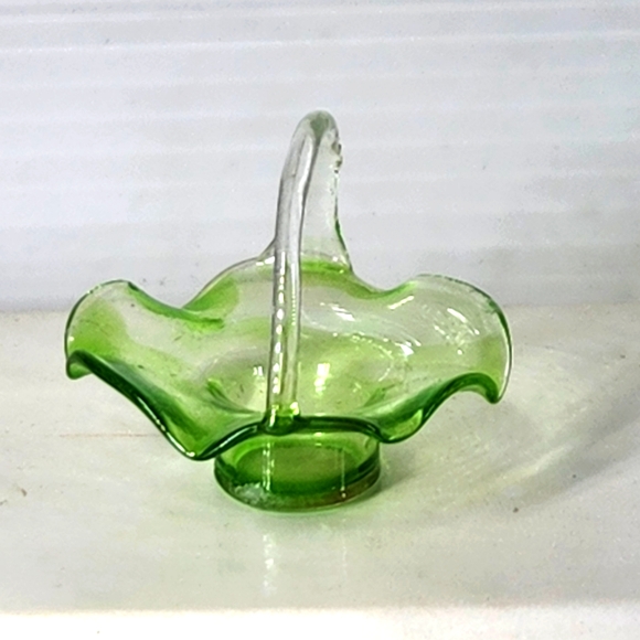 Vintage Miniature Dollhouse Green Glass Basket With Ruffled Edge and Clear Glass - Picture 1 of 16